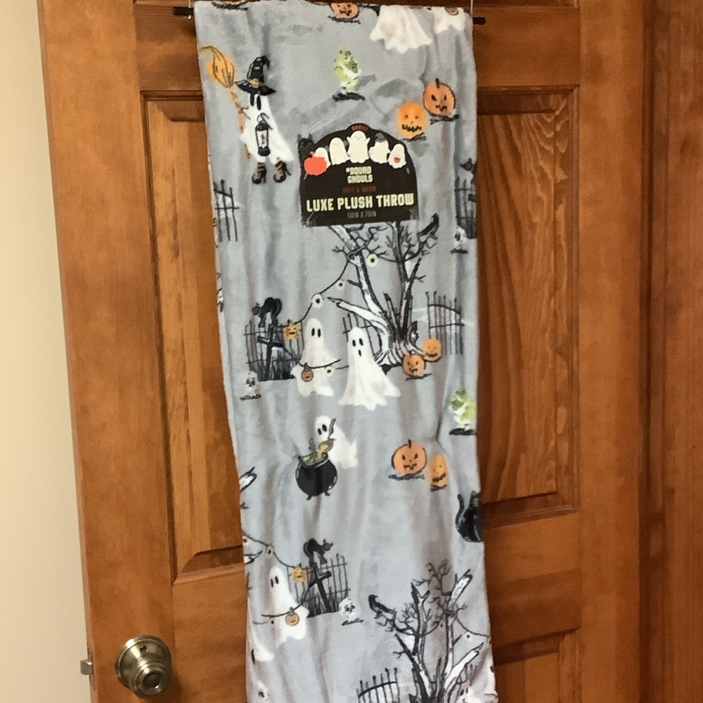 NWT Adorable Ghost Blanket 👻🐈‍⬛🎃